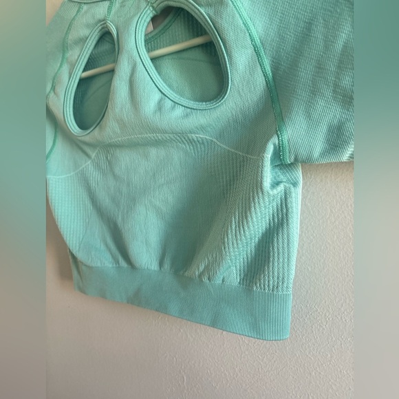 GYMSHARK Cropped Keyhole Back Short Sleeve Shirt M - Picture 7 of 7